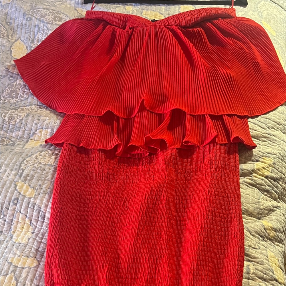 Chic Off-Shoulder Red Maxi Dress